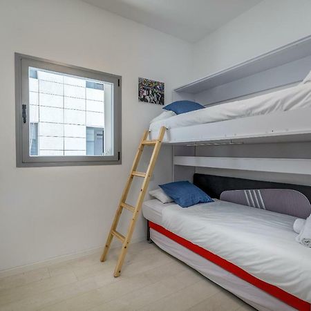 Beautiful Sunny 3 Bedrooms In Font Of The Beach Tel Aviv Exteriör bild