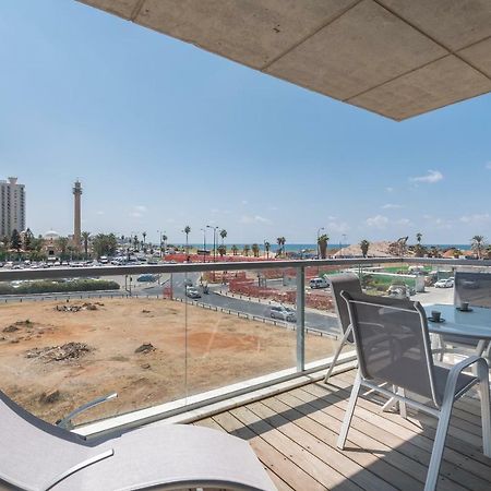 Beautiful Sunny 3 Bedrooms In Font Of The Beach Tel Aviv Exteriör bild