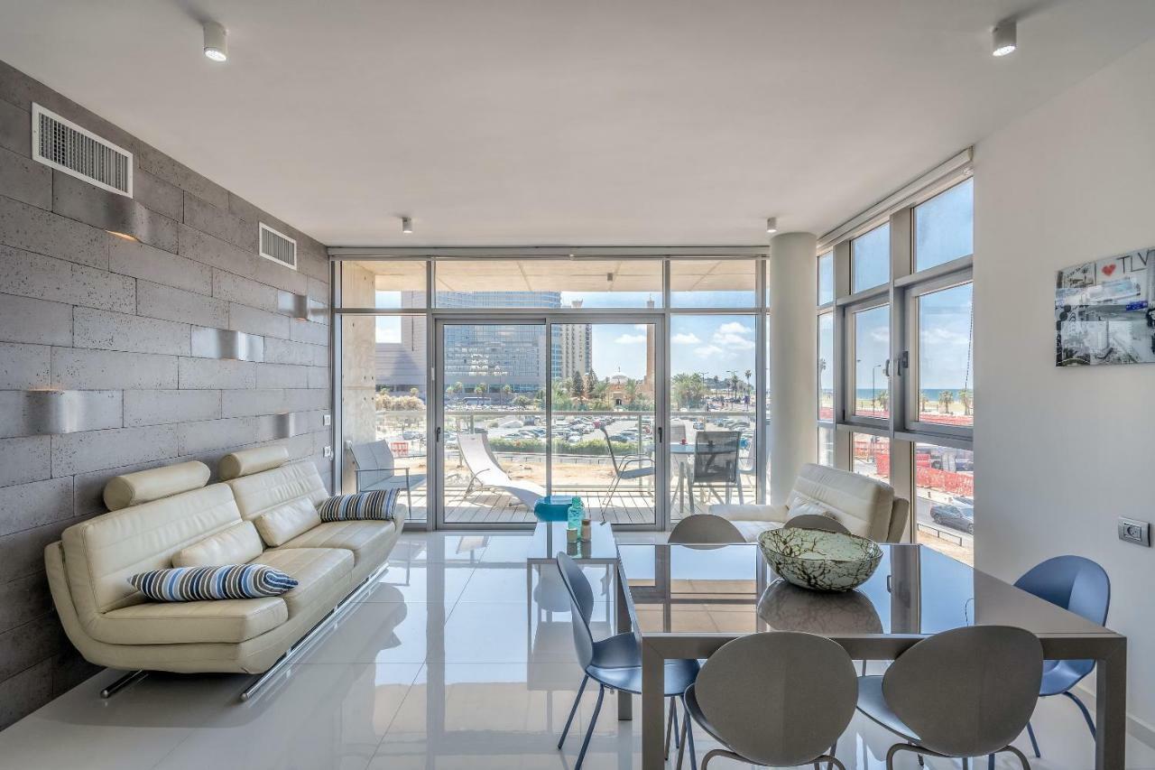 Beautiful Sunny 3 Bedrooms In Font Of The Beach Tel Aviv Exteriör bild